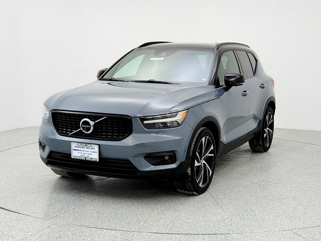 2022 Volvo XC40 R-Design