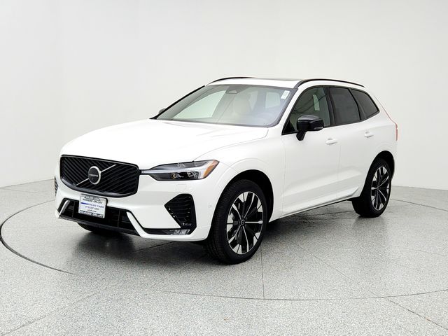 2026 Volvo XC60 Plus's photo