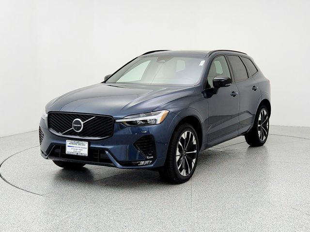 2026 Volvo XC60 Plus's photo