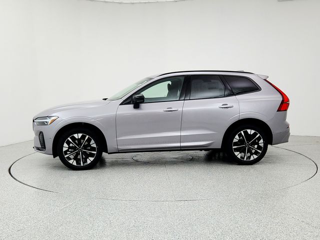 2026 Volvo XC60 Plus - Photo 8