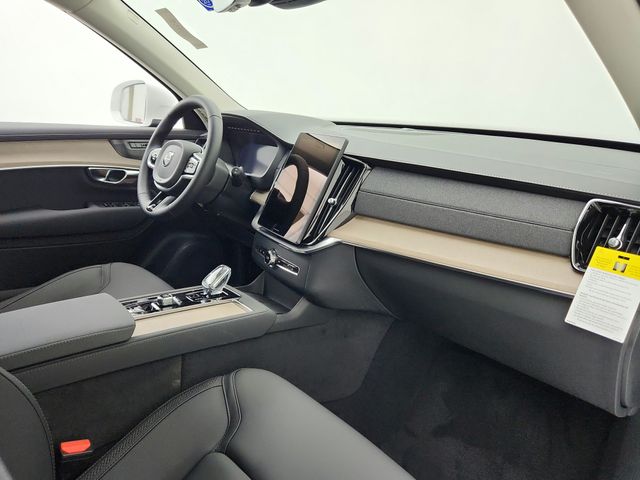 2025 Volvo XC90 Plus - Photo 21