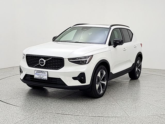 2026 Volvo XC40
