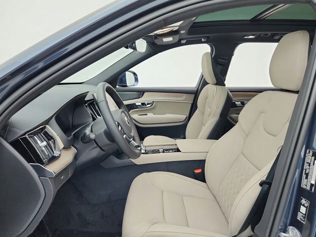 2026 Volvo XC90 Plus - Photo 21