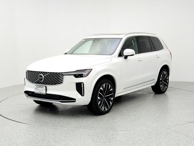 2025 Volvo XC90 Plus's photo