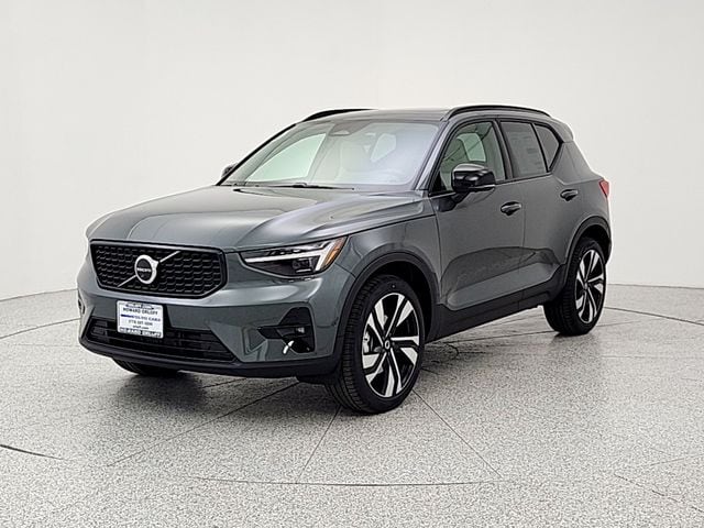 2026 Volvo XC40 B5 Plus Dark AWD's photo
