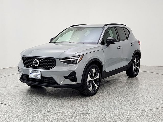 2026 Volvo XC40