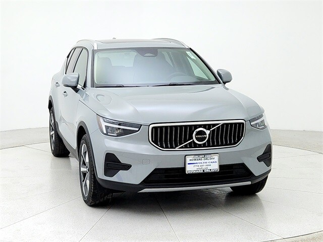 2025 Volvo XC40 Core photo 2