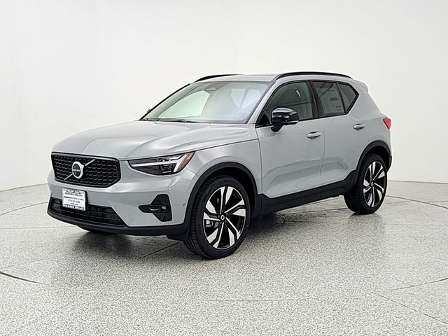 2026 Volvo XC40 B5 Plus Dark AWD's photo