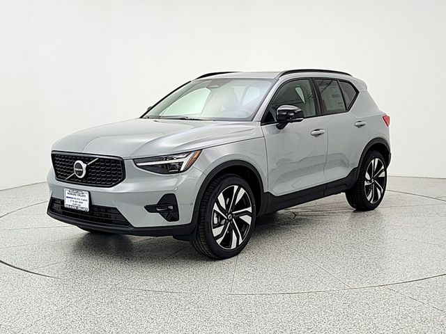2026 Volvo XC40 B5 Ultra Dark AWD's photo