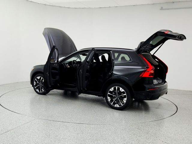 2026 Volvo XC60 Plus - Photo 11