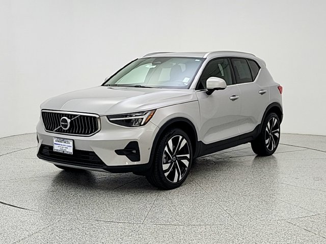 2023 Volvo XC40