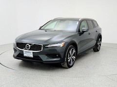 2026 Volvo V60 Cross Country B5 Plus AWD Wagon