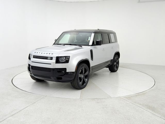 2024 Land Rover Defender X-Dynamic SE's photo
