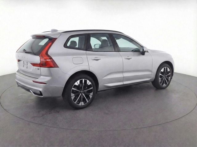 2026 Volvo XC60 Plus - Photo 32