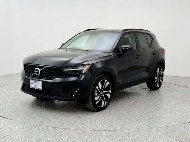 2026 Volvo XC40 B5 Ultra Dark AWD's photo