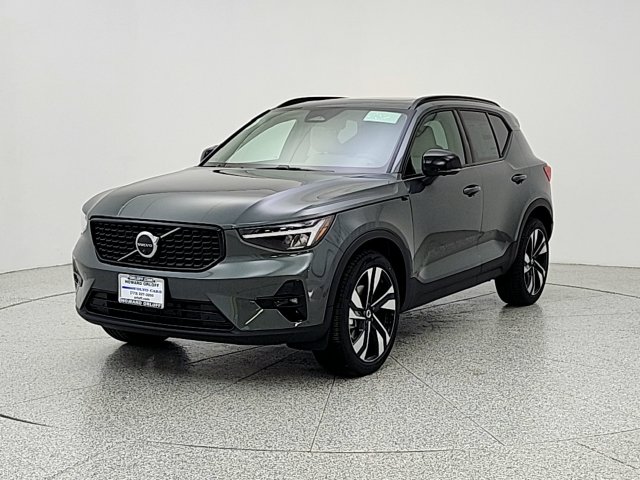 2026 Volvo XC40