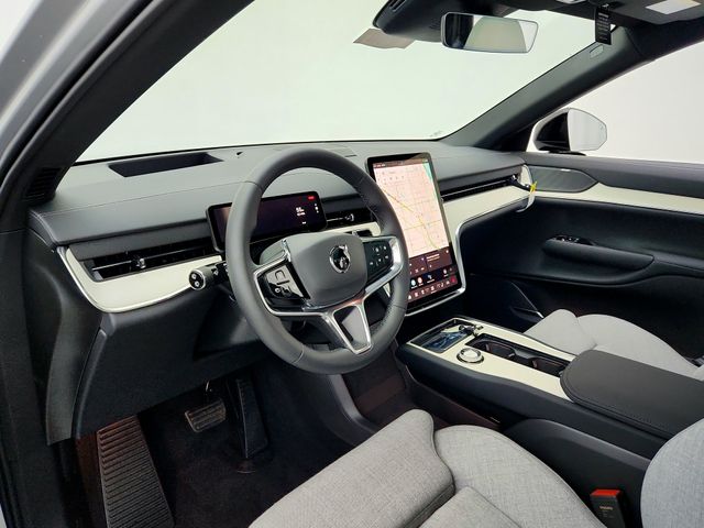 2025 Volvo EX90 Ultra - Photo 17