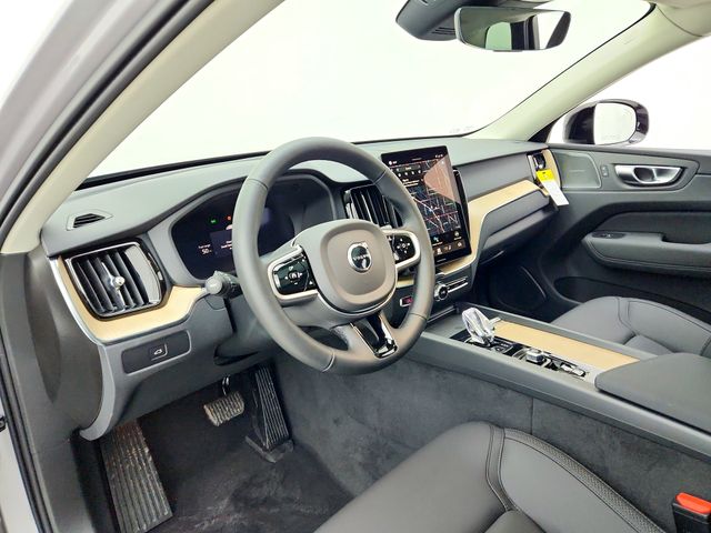 2026 Volvo XC60 Plus - Photo 16