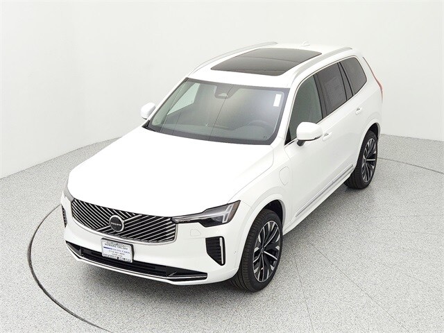 2025 Volvo XC90 Plus - Photo 13