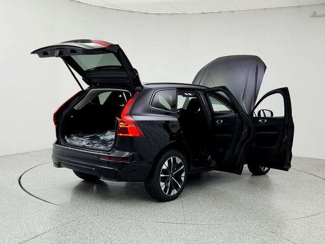 2026 Volvo XC60 Plus - Photo 10