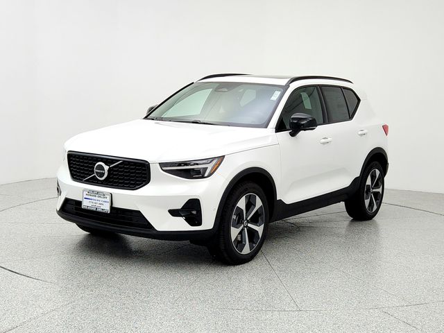 2026 Volvo XC40 Plus's photo
