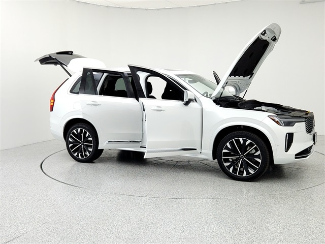 2025 Volvo XC90 Plus - Photo 10