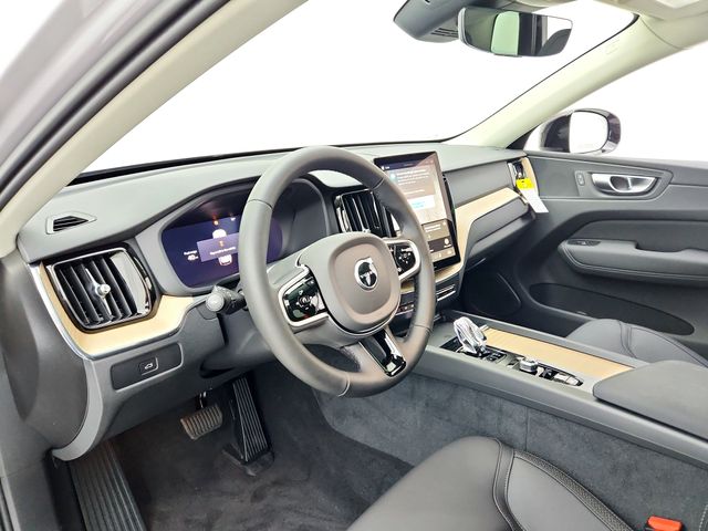 2026 Volvo XC60 Plus - Photo 16