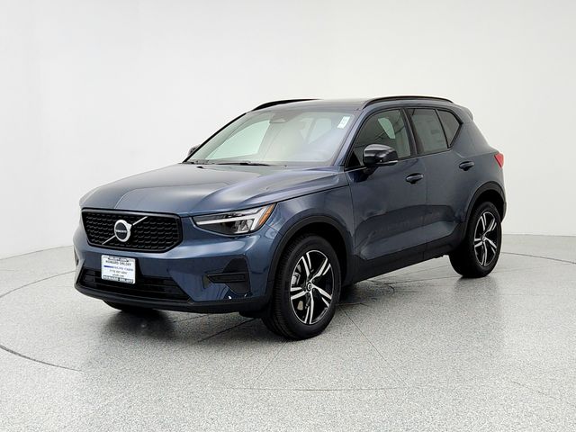 2026 Volvo XC40 Core's photo