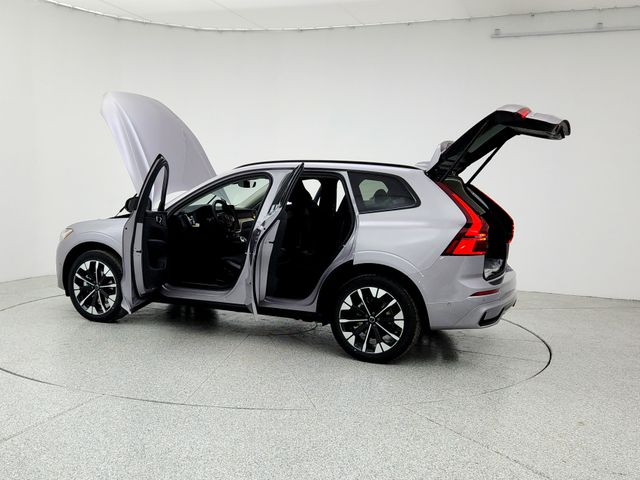 2026 Volvo XC60 Plus - Photo 12