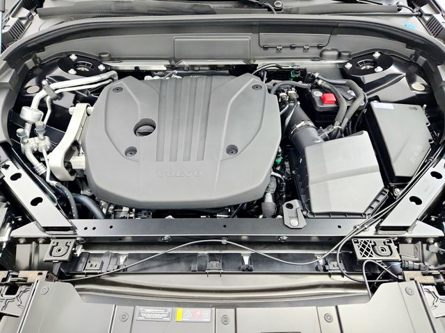 2026 Volvo XC60 Plus - Photo 31