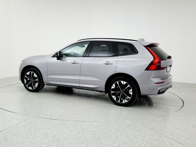 2026 Volvo XC60 Plus - Photo 7