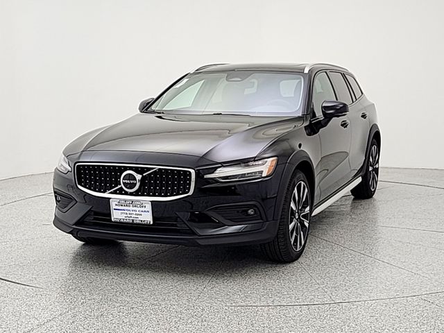 2026 Volvo V60 Cross Country B5 Ultra AWD's photo