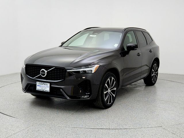 2023 Volvo XC60 B5 Plus Dark Theme AWD's photo