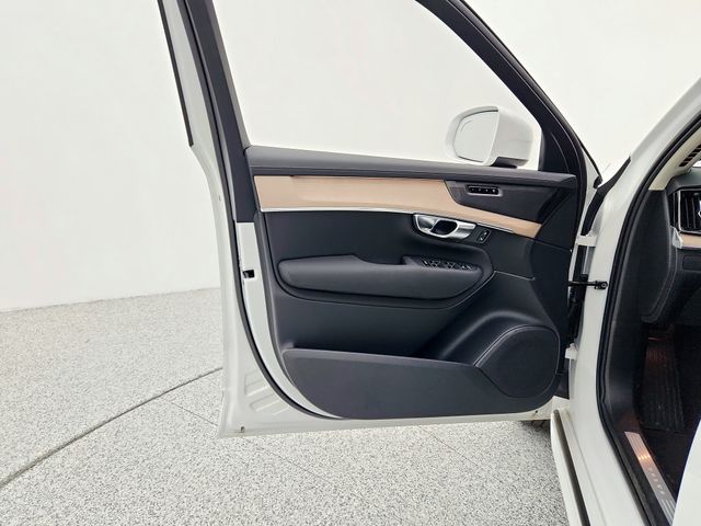 2025 Volvo XC90 Plus - Photo 23