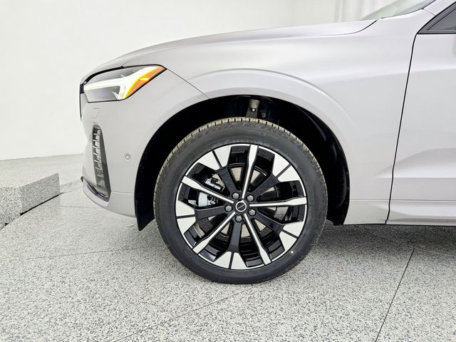 2026 Volvo XC60 Plus - Photo 24