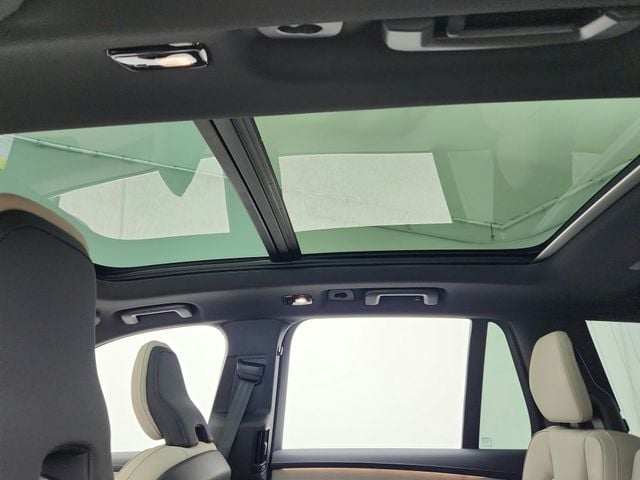 2026 Volvo XC90 Plus - Photo 22
