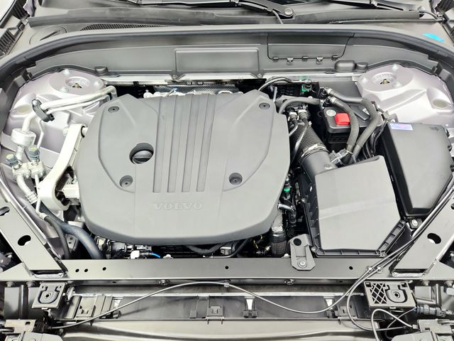 2026 Volvo XC60 Plus - Photo 28