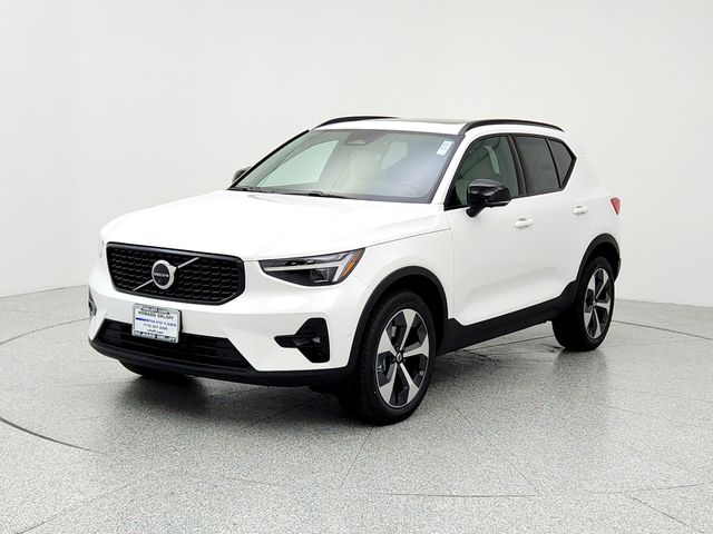 2026 Volvo XC40 Plus's photo