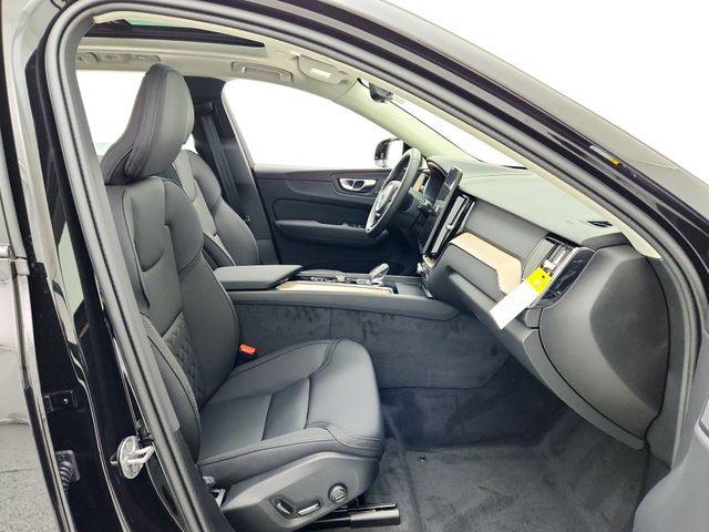 2026 Volvo XC60 Plus - Photo 17