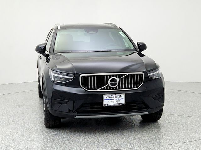 2025 Volvo XC40 Core photo 2