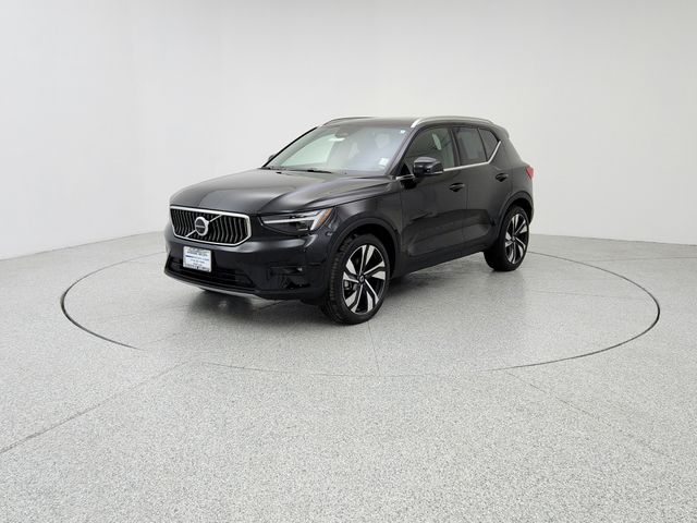 2023 Volvo XC40 Ultimate's photo