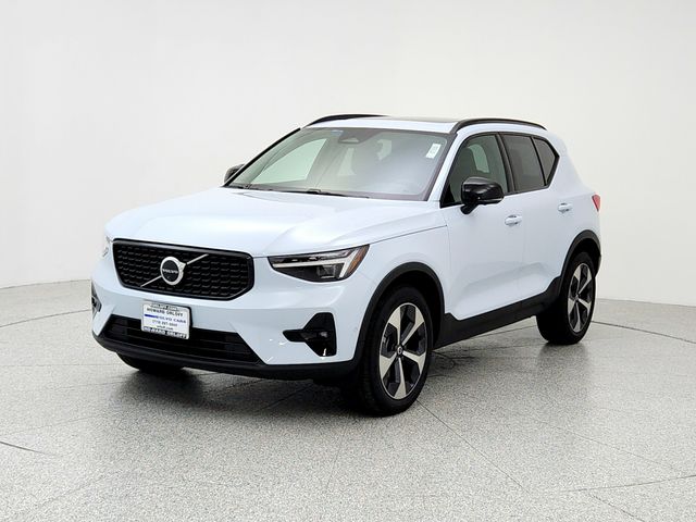 2026 Volvo XC40 Plus's photo