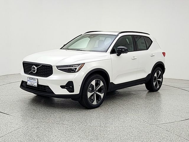 2026 Volvo XC40