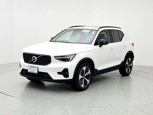 2026 Volvo XC40 Plus's photo