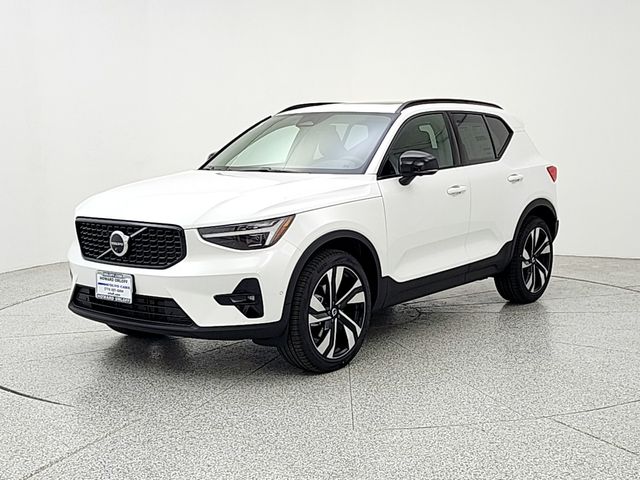 2026 Volvo XC40 B5 Plus Dark AWD's photo
