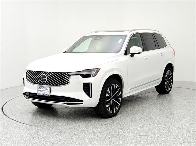2025 Volvo XC90 Plus's photo