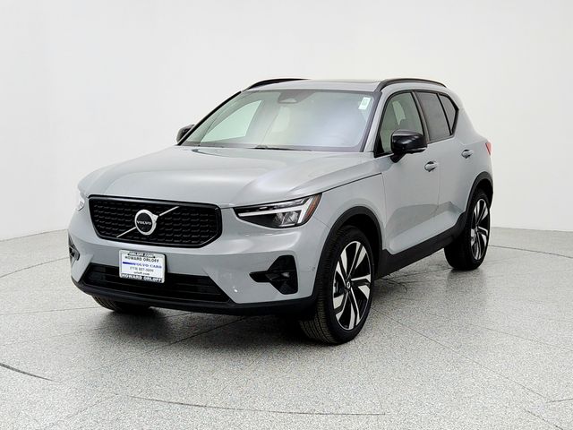 2026 Volvo XC40 Plus's photo