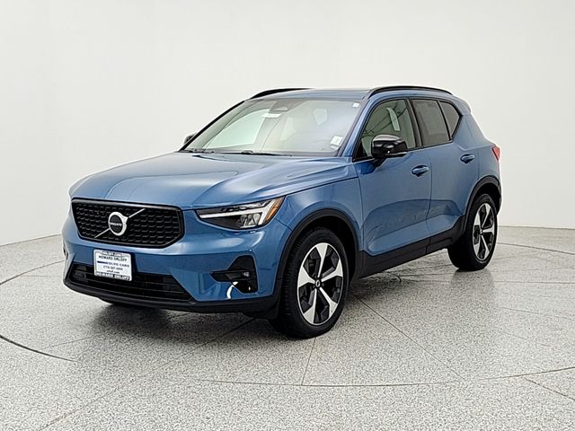 2023 Volvo XC40 B5 Plus Dark AWD's photo
