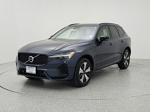2024 Volvo XC60 T8 Core Dark Theme AWD's photo