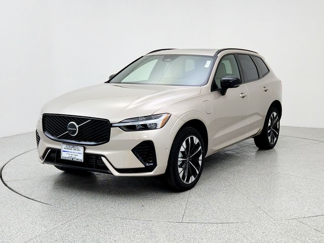 2026 Volvo XC60 Plus's photo